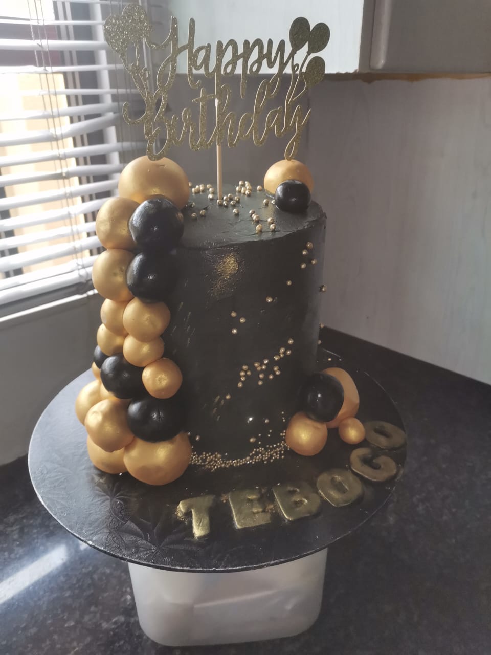 Black and Gold Cake